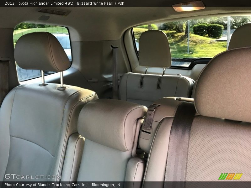 Blizzard White Pearl / Ash 2012 Toyota Highlander Limited 4WD