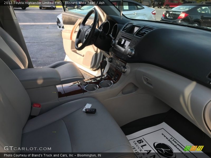 Blizzard White Pearl / Ash 2012 Toyota Highlander Limited 4WD