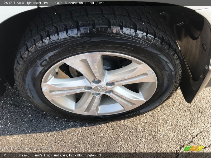 Blizzard White Pearl / Ash 2012 Toyota Highlander Limited 4WD