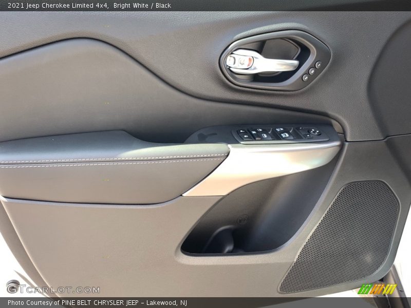 Bright White / Black 2021 Jeep Cherokee Limited 4x4
