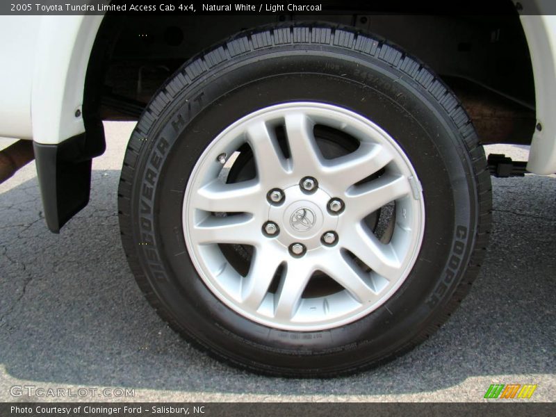 Natural White / Light Charcoal 2005 Toyota Tundra Limited Access Cab 4x4
