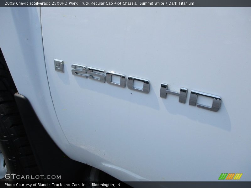 Summit White / Dark Titanium 2009 Chevrolet Silverado 2500HD Work Truck Regular Cab 4x4 Chassis