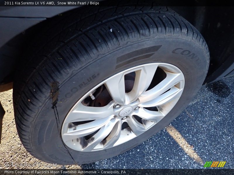 Snow White Pearl / Beige 2011 Kia Sorento LX V6 AWD