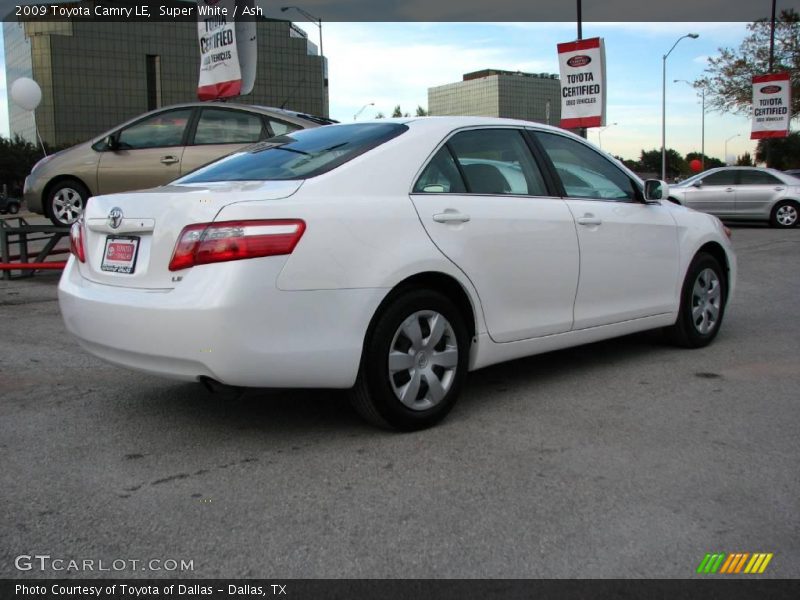 Super White / Ash 2009 Toyota Camry LE