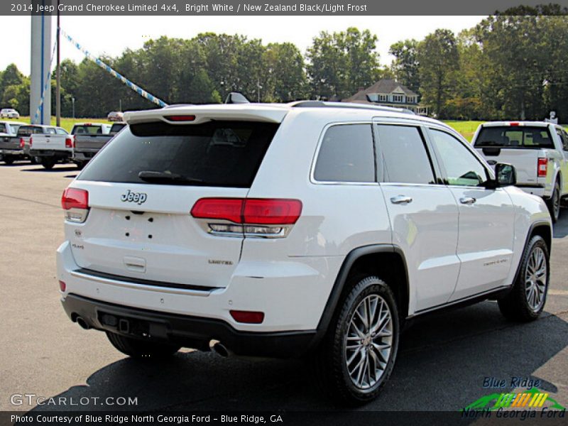 Bright White / New Zealand Black/Light Frost 2014 Jeep Grand Cherokee Limited 4x4