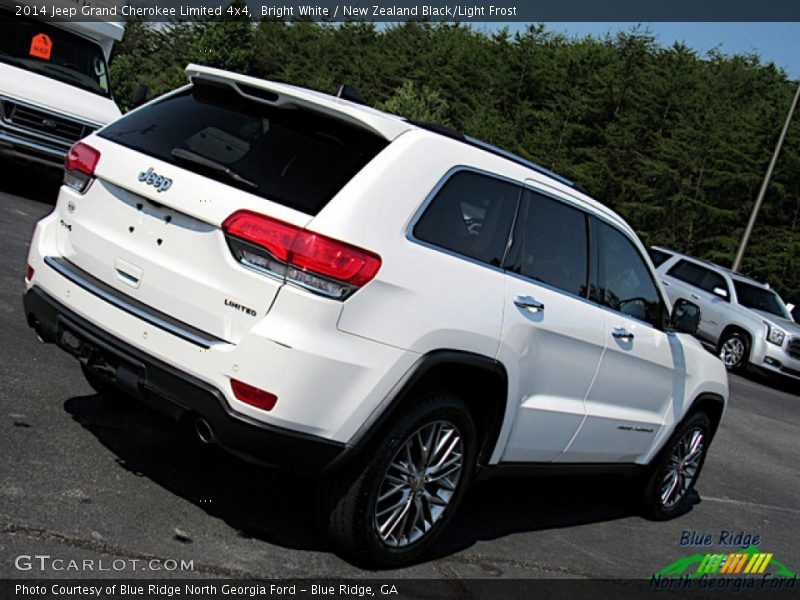 Bright White / New Zealand Black/Light Frost 2014 Jeep Grand Cherokee Limited 4x4