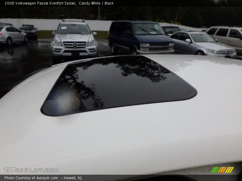 Candy White / Black 2008 Volkswagen Passat Komfort Sedan