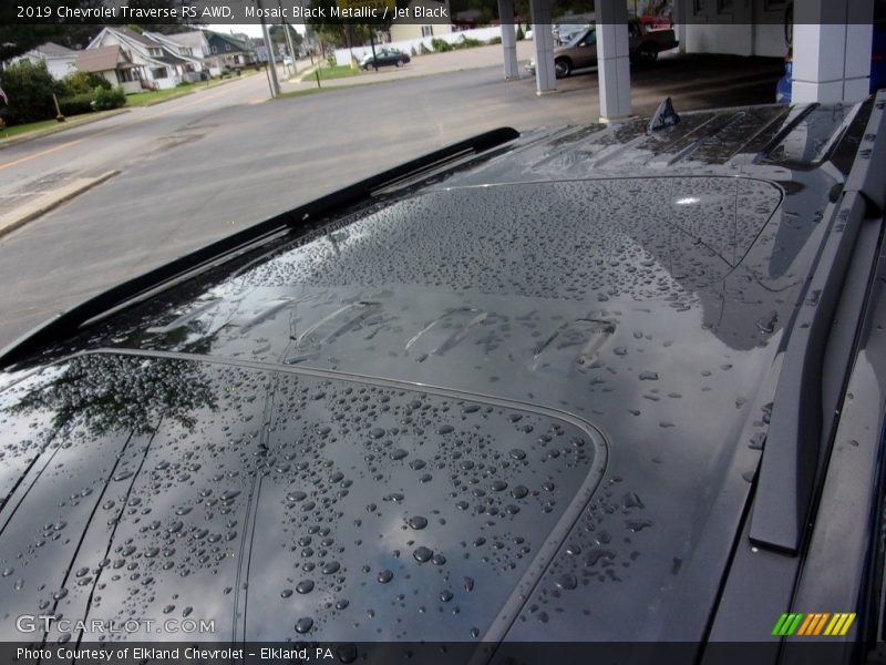 Mosaic Black Metallic / Jet Black 2019 Chevrolet Traverse RS AWD