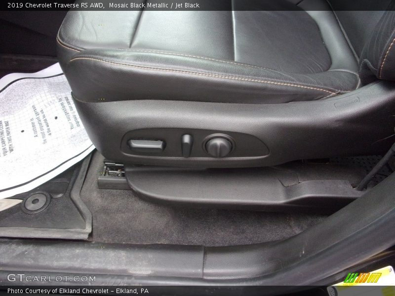 Mosaic Black Metallic / Jet Black 2019 Chevrolet Traverse RS AWD