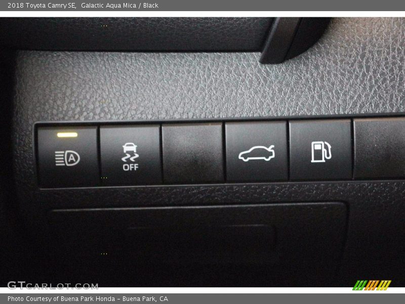 Galactic Aqua Mica / Black 2018 Toyota Camry SE
