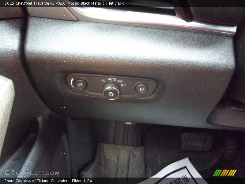 Mosaic Black Metallic / Jet Black 2019 Chevrolet Traverse RS AWD