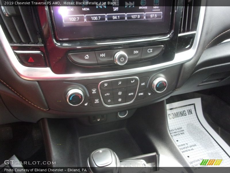 Mosaic Black Metallic / Jet Black 2019 Chevrolet Traverse RS AWD