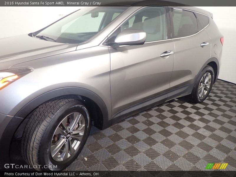 Mineral Gray / Gray 2016 Hyundai Santa Fe Sport AWD