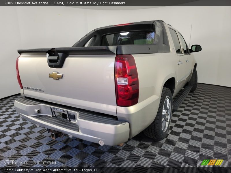 Gold Mist Metallic / Light Cashmere 2009 Chevrolet Avalanche LTZ 4x4