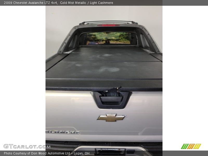 Gold Mist Metallic / Light Cashmere 2009 Chevrolet Avalanche LTZ 4x4