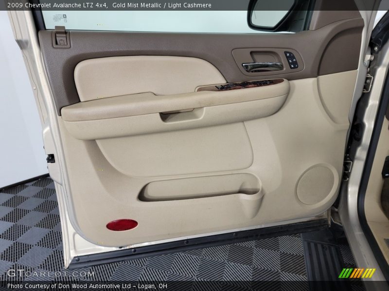 Gold Mist Metallic / Light Cashmere 2009 Chevrolet Avalanche LTZ 4x4