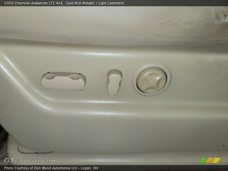 Gold Mist Metallic / Light Cashmere 2009 Chevrolet Avalanche LTZ 4x4