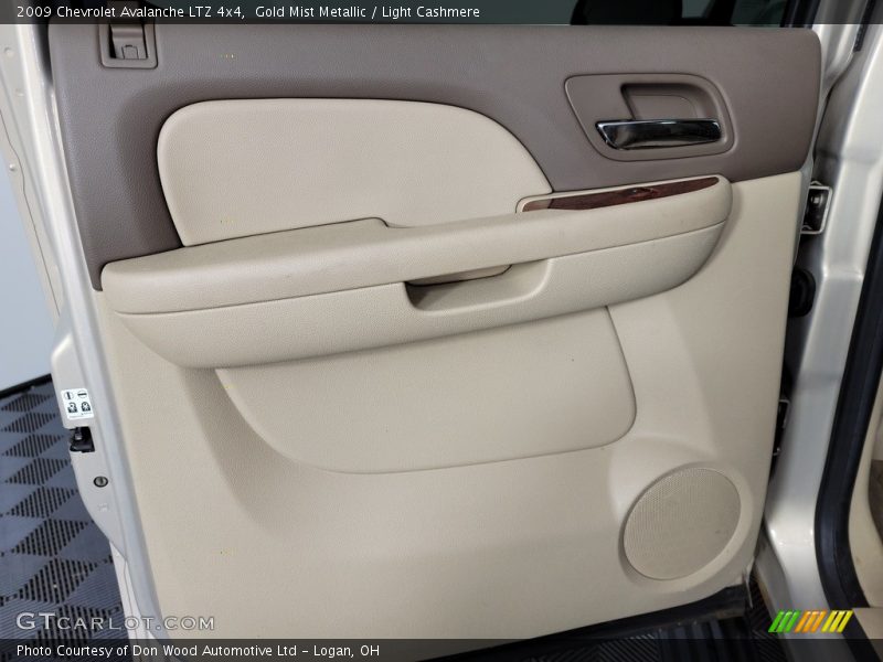 Gold Mist Metallic / Light Cashmere 2009 Chevrolet Avalanche LTZ 4x4