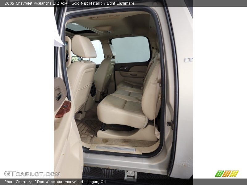 Gold Mist Metallic / Light Cashmere 2009 Chevrolet Avalanche LTZ 4x4