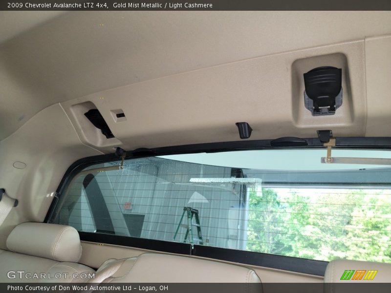 Gold Mist Metallic / Light Cashmere 2009 Chevrolet Avalanche LTZ 4x4