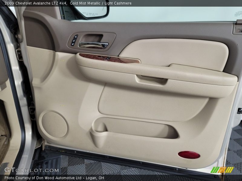 Gold Mist Metallic / Light Cashmere 2009 Chevrolet Avalanche LTZ 4x4