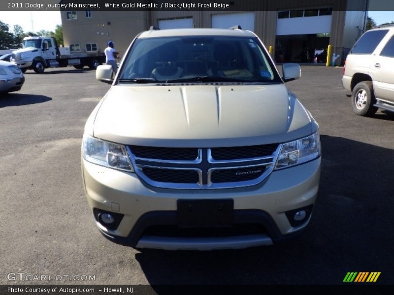 White Gold Metallic / Black/Light Frost Beige 2011 Dodge Journey Mainstreet