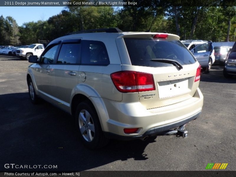 White Gold Metallic / Black/Light Frost Beige 2011 Dodge Journey Mainstreet