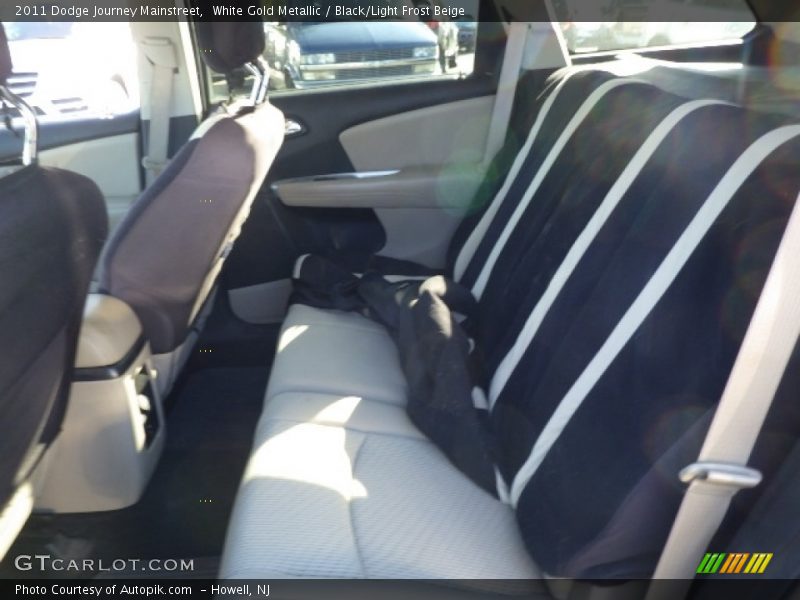 White Gold Metallic / Black/Light Frost Beige 2011 Dodge Journey Mainstreet