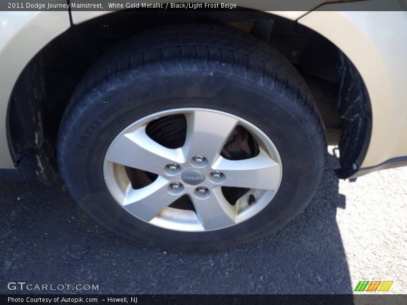 White Gold Metallic / Black/Light Frost Beige 2011 Dodge Journey Mainstreet