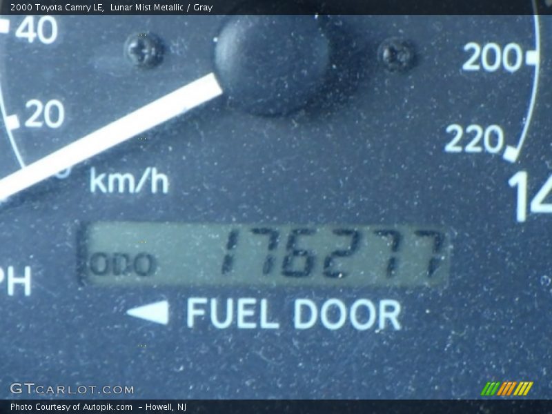 Lunar Mist Metallic / Gray 2000 Toyota Camry LE