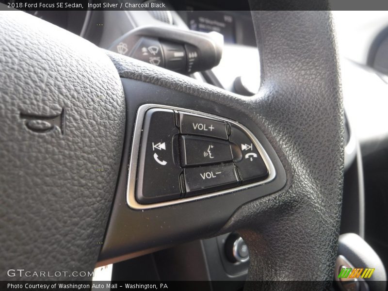 Ingot Silver / Charcoal Black 2018 Ford Focus SE Sedan