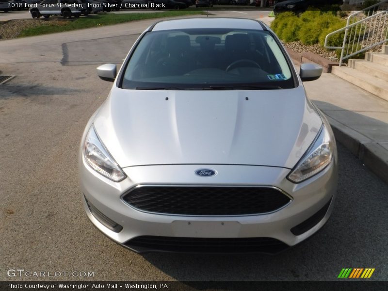 Ingot Silver / Charcoal Black 2018 Ford Focus SE Sedan