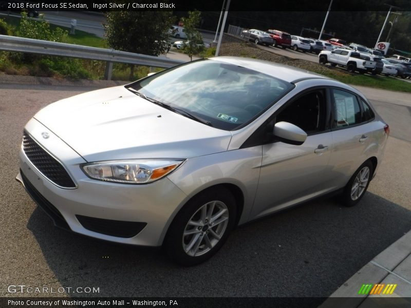 Ingot Silver / Charcoal Black 2018 Ford Focus SE Sedan