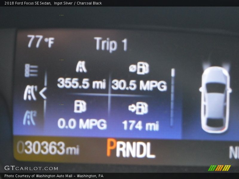 Ingot Silver / Charcoal Black 2018 Ford Focus SE Sedan