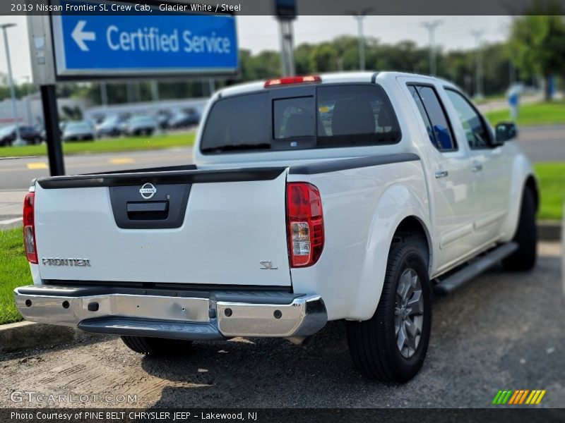 Glacier White / Steel 2019 Nissan Frontier SL Crew Cab
