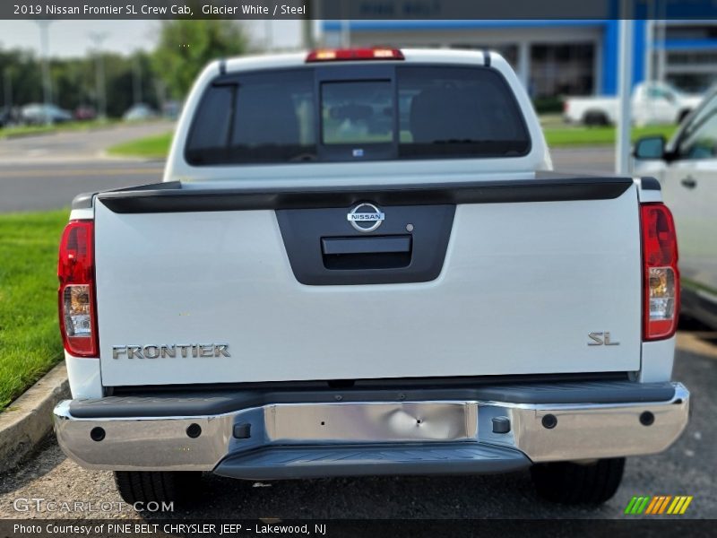 Glacier White / Steel 2019 Nissan Frontier SL Crew Cab