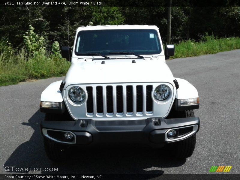 Bright White / Black 2021 Jeep Gladiator Overland 4x4