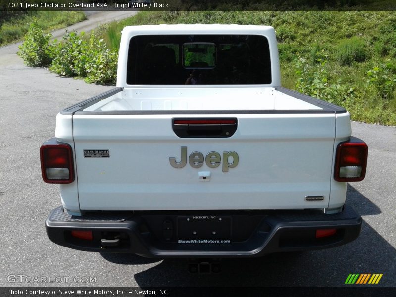 Bright White / Black 2021 Jeep Gladiator Overland 4x4