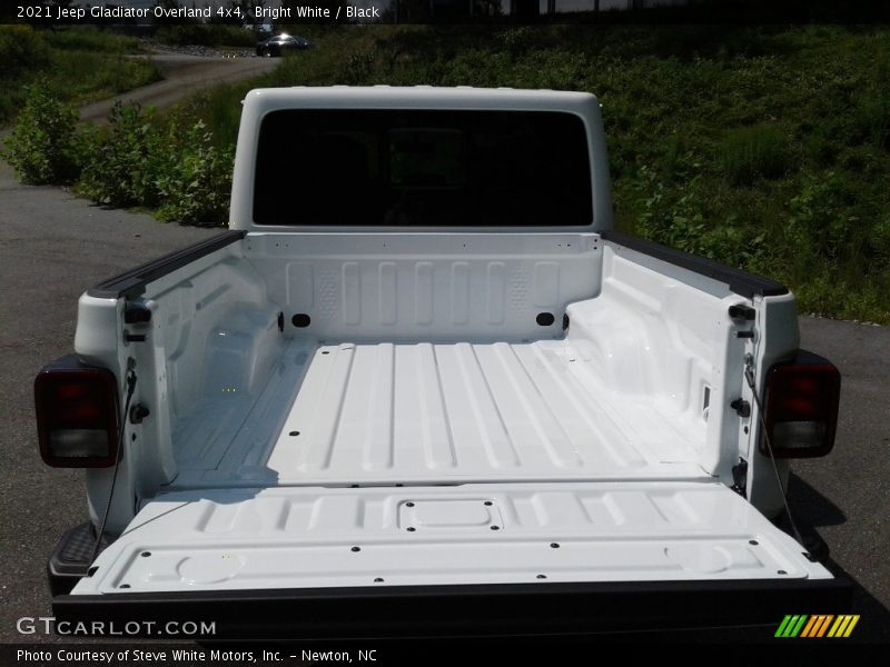 Bright White / Black 2021 Jeep Gladiator Overland 4x4