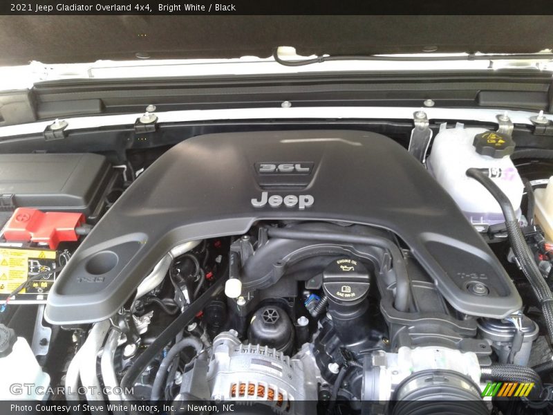 Bright White / Black 2021 Jeep Gladiator Overland 4x4