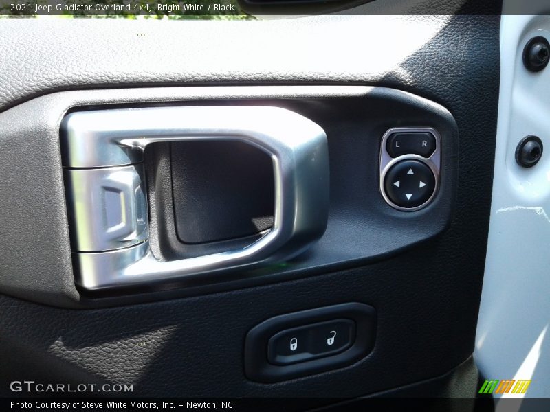 Bright White / Black 2021 Jeep Gladiator Overland 4x4