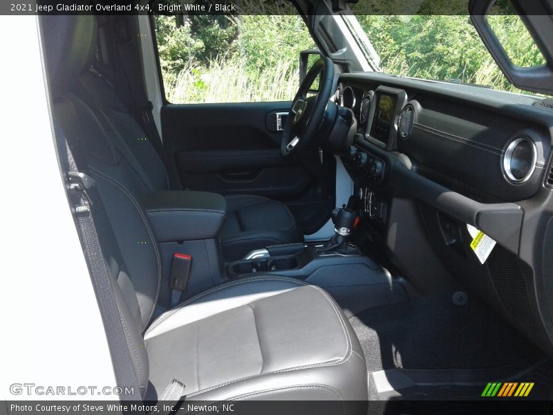 Bright White / Black 2021 Jeep Gladiator Overland 4x4