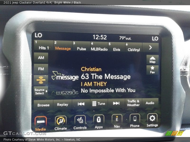 Bright White / Black 2021 Jeep Gladiator Overland 4x4