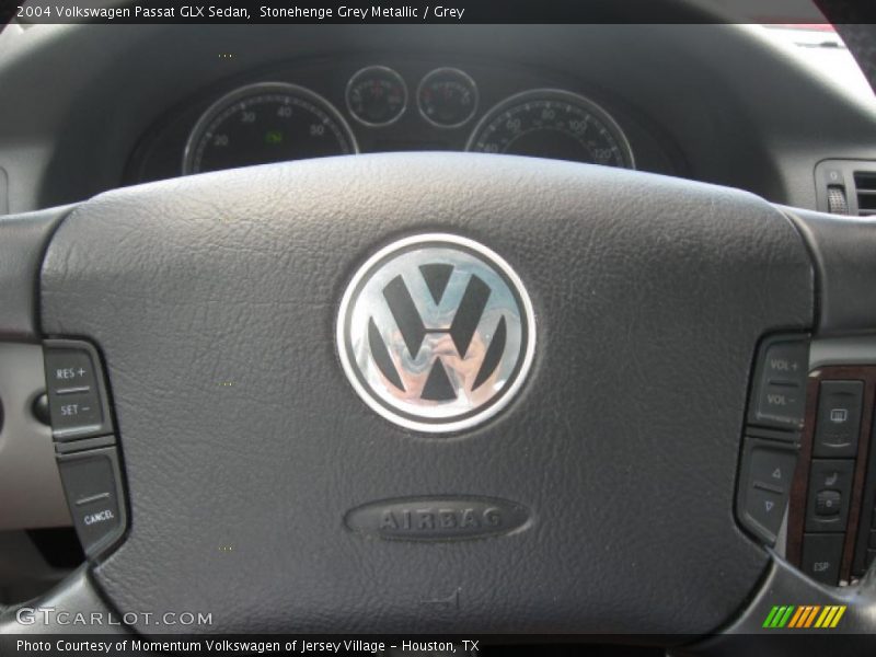 Stonehenge Grey Metallic / Grey 2004 Volkswagen Passat GLX Sedan