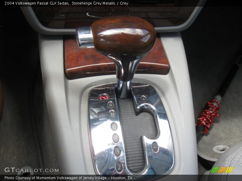 Stonehenge Grey Metallic / Grey 2004 Volkswagen Passat GLX Sedan