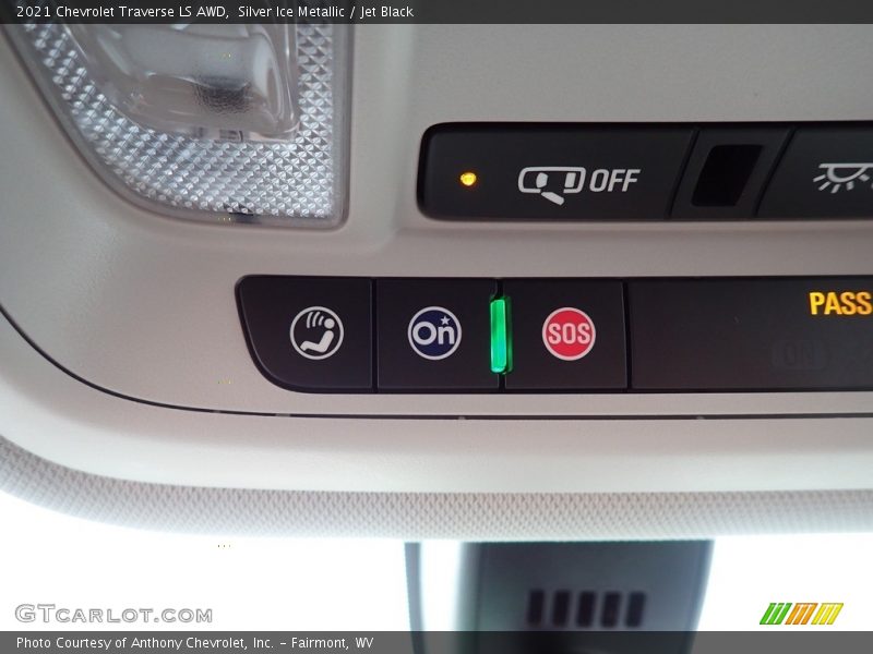 Silver Ice Metallic / Jet Black 2021 Chevrolet Traverse LS AWD