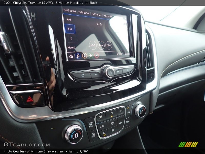 Silver Ice Metallic / Jet Black 2021 Chevrolet Traverse LS AWD