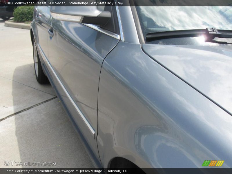 Stonehenge Grey Metallic / Grey 2004 Volkswagen Passat GLX Sedan
