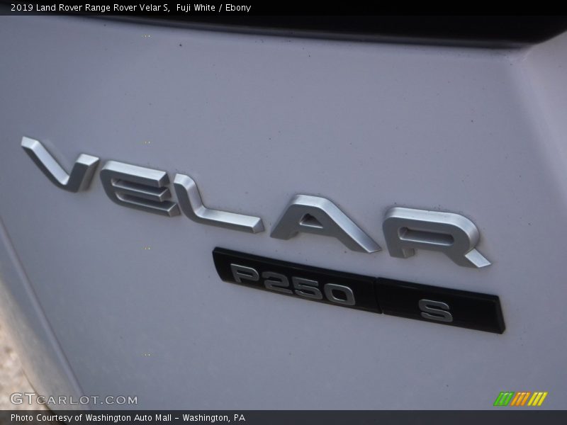 Fuji White / Ebony 2019 Land Rover Range Rover Velar S