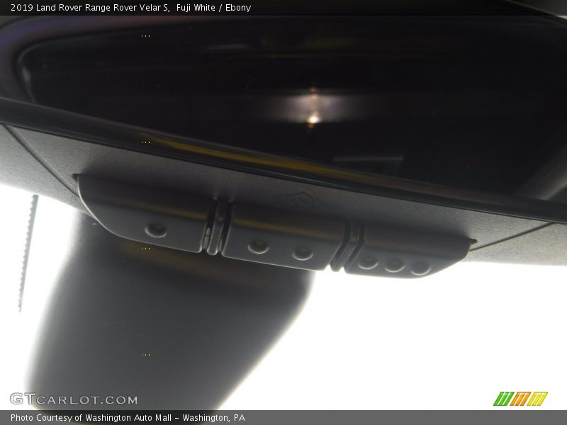 Fuji White / Ebony 2019 Land Rover Range Rover Velar S